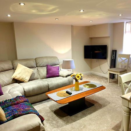 Elegant 2 Bed Apartment In แมนเชสเตอร์ ภายนอก รูปภาพ