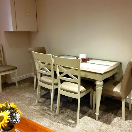 Elegant 2 Bed Apartment In แมนเชสเตอร์ ภายนอก รูปภาพ
